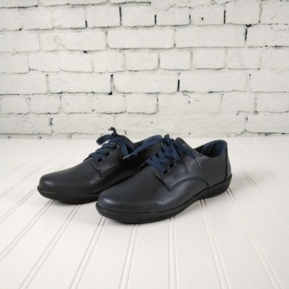 Comfortview Celinda Faux Leather Tie Up Comfort Shoe In Navy Size 7.5M